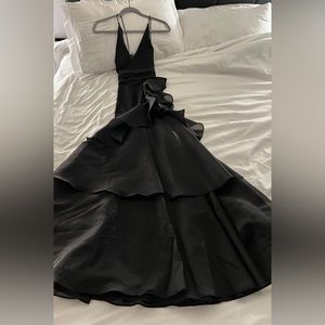 Elegant Black gown size US 2